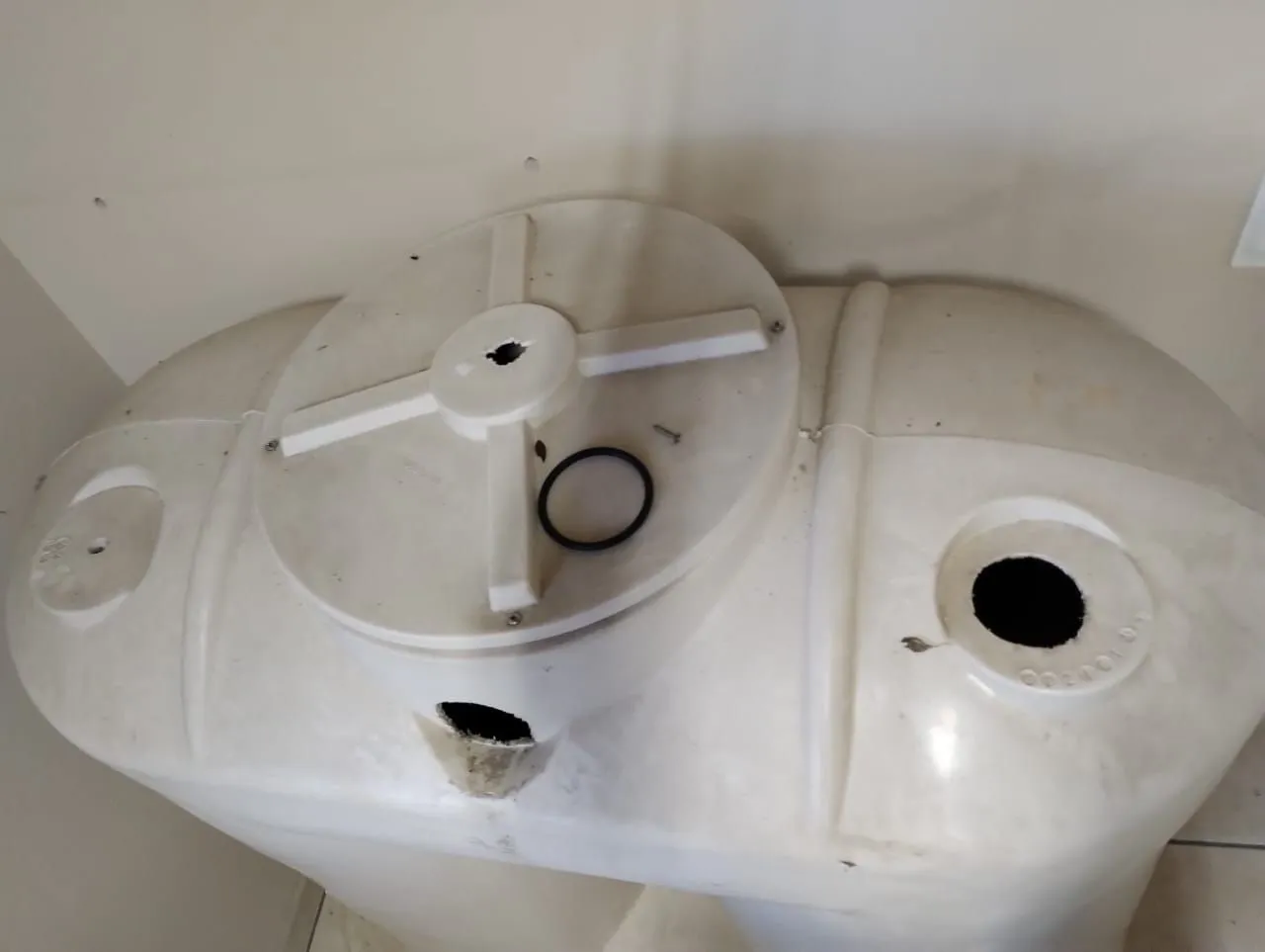 Tanque Slim de Polietileno com Reservatório 600 Litros Fortlev