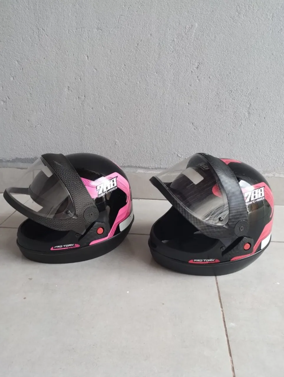2 capacetes da marca pro tork sport moto 788