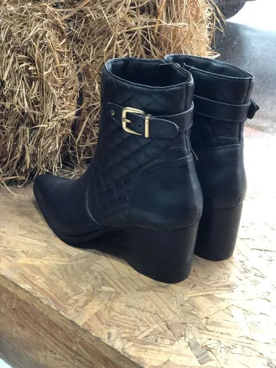 Bota Feminina Arara Brasil - NOVA - Foto 2