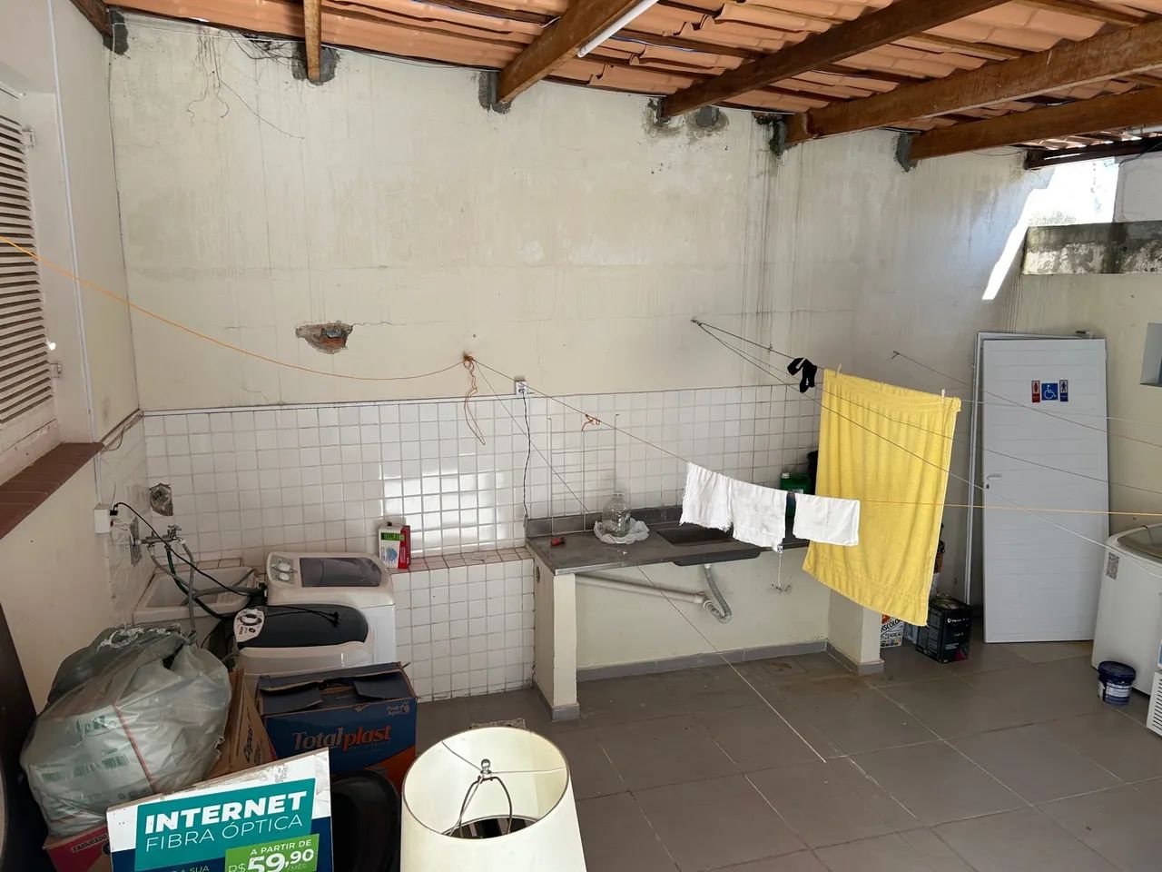 Casa pequena nos fundos 1 Dormitório - Foto 10