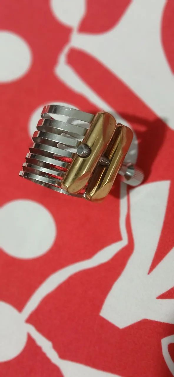 Abraçadeira boquilha de massa sax tenor nova  - Foto 3