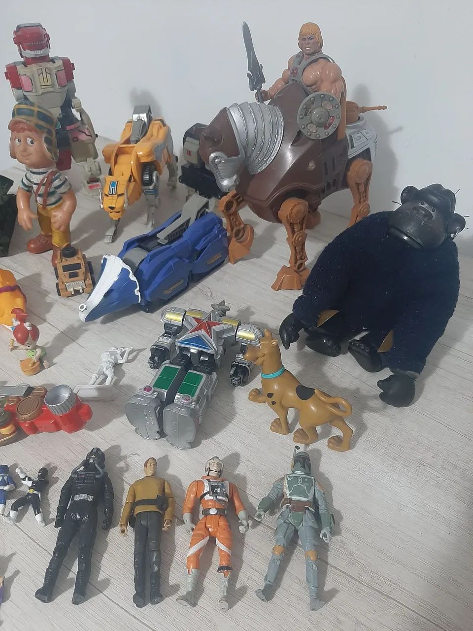 Lote de bonecos e brinquedos antigos  - Foto 2