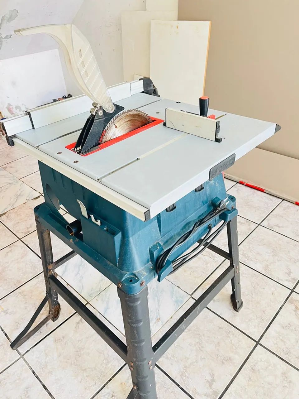 Serra de bancada Bosch - Foto 2