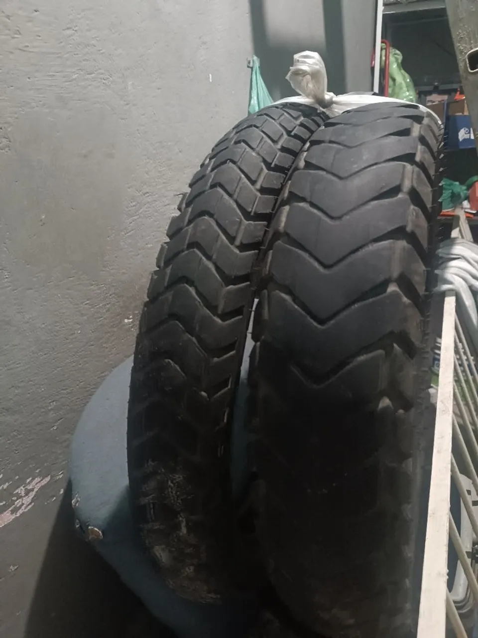Pneus para Moto - Ótimo estado