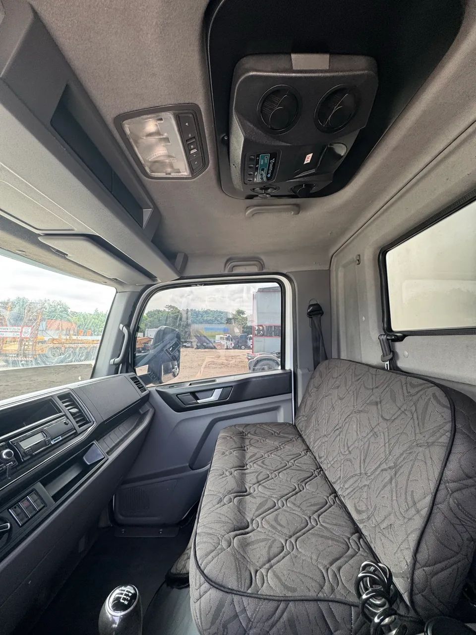 Caminhão Volkswagen Delivery 11.180 DRC 4x2 - Foto 14