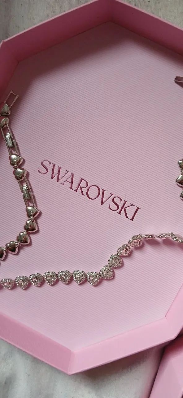 Colar Swarovski Ariana Grande corações original  - Foto 2