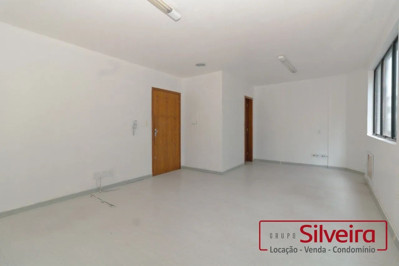 SALA COMERCIAL COM LAVABO 30M²