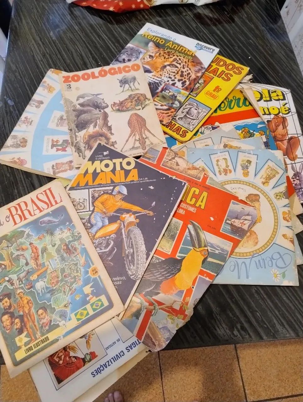 Cinco álbuns de figurinhas antigos - Foto 4