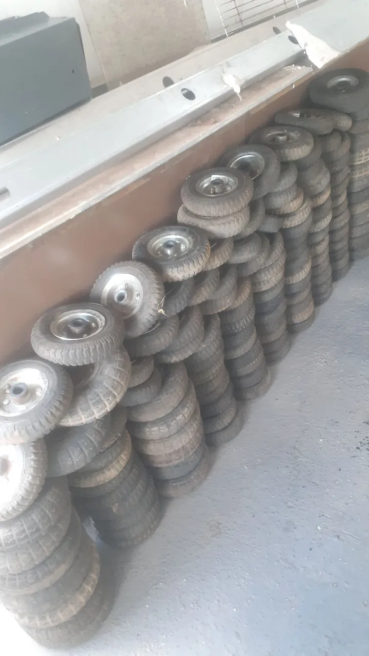Rodinhas pneu com camara 25$