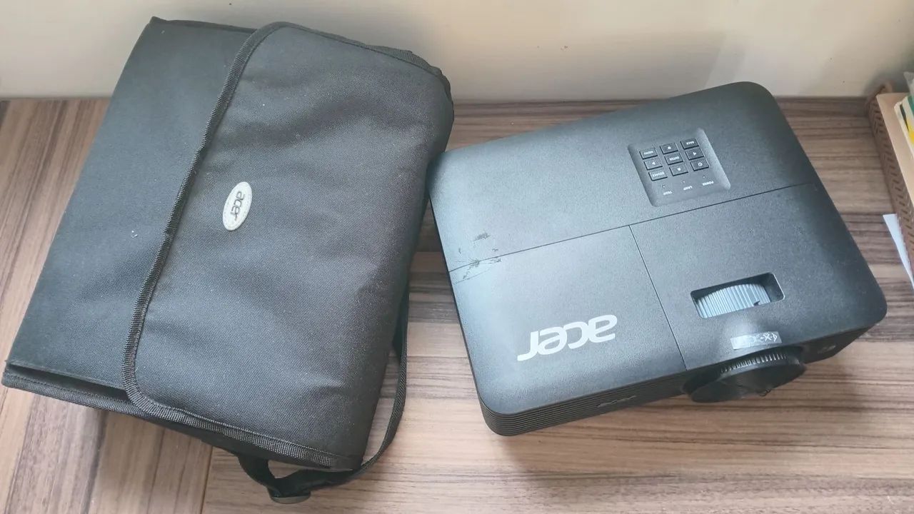 Projetor Acer em excelente estado - Aceito Cartão