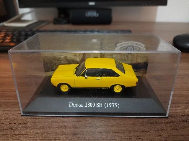 Miniatura Dodge 1800 SE (Polara) 1:43 com acrílico - Foto 5
