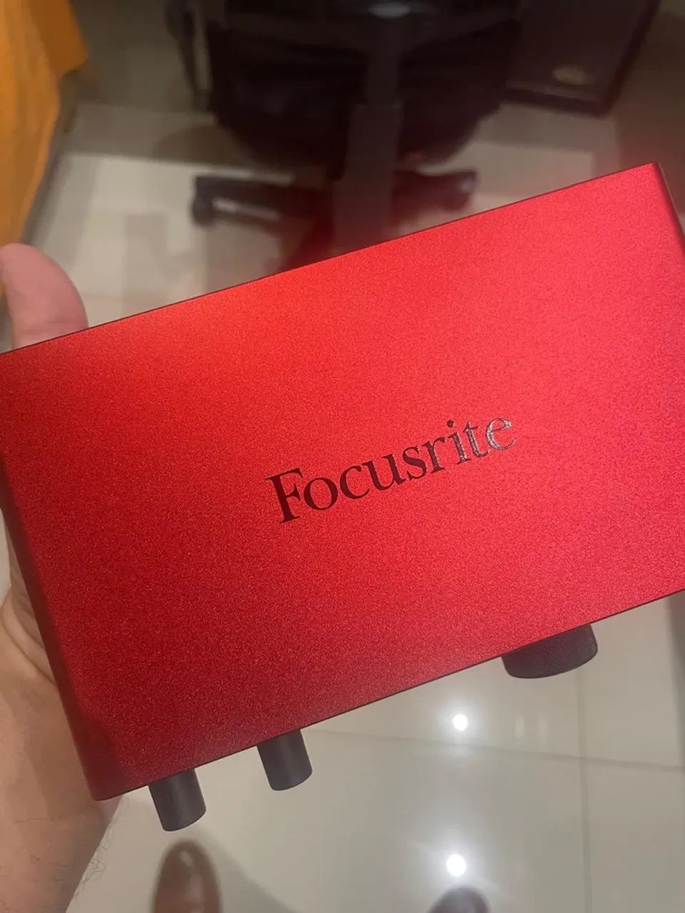 Interface de Áudio - Focusrite 2i2 - 4ª Geração - Aceito Oferta 