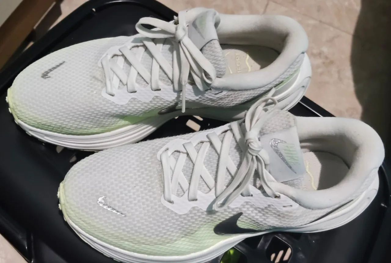 Tênis Nike tamanho 35 com pouco tempo de uso - Foto 2