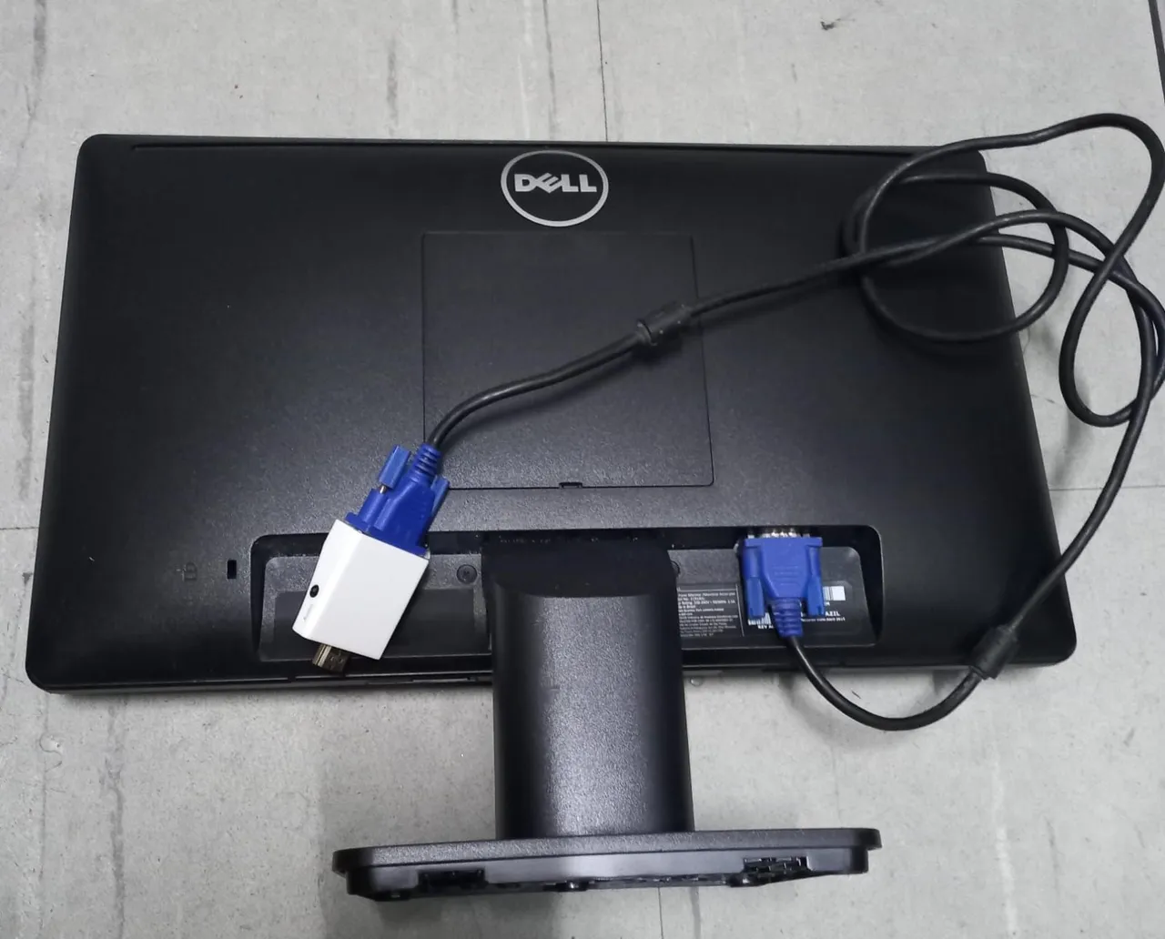 Monitor Dell 19polegadas com adaptador pra HDMI
