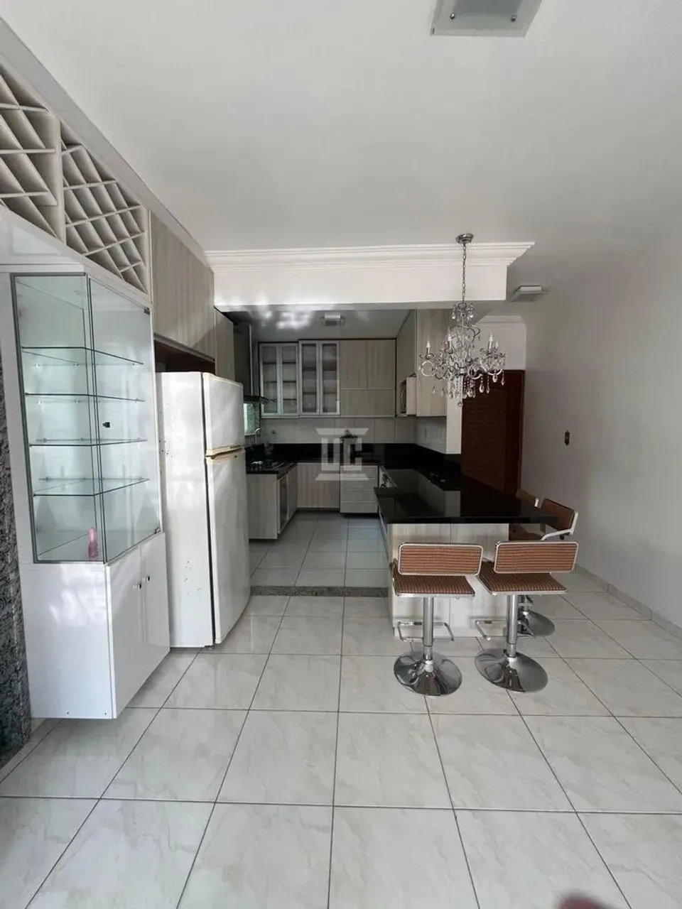 (Aluga-se) CONDOMÍNIO PORTO VELHO I - Apto com 3 dormitórios por R$ 2.800,00