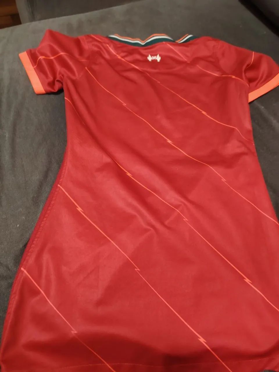 Camisa Liverpool feminina 21/22 - Foto 3
