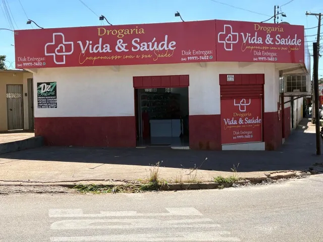 OPORTUNIDADE - Vende-se Drogaria completa em PIRES DO RIO - GO