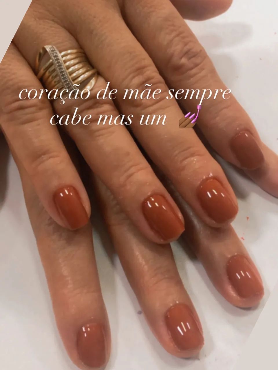 Manicure disponível adomicilio