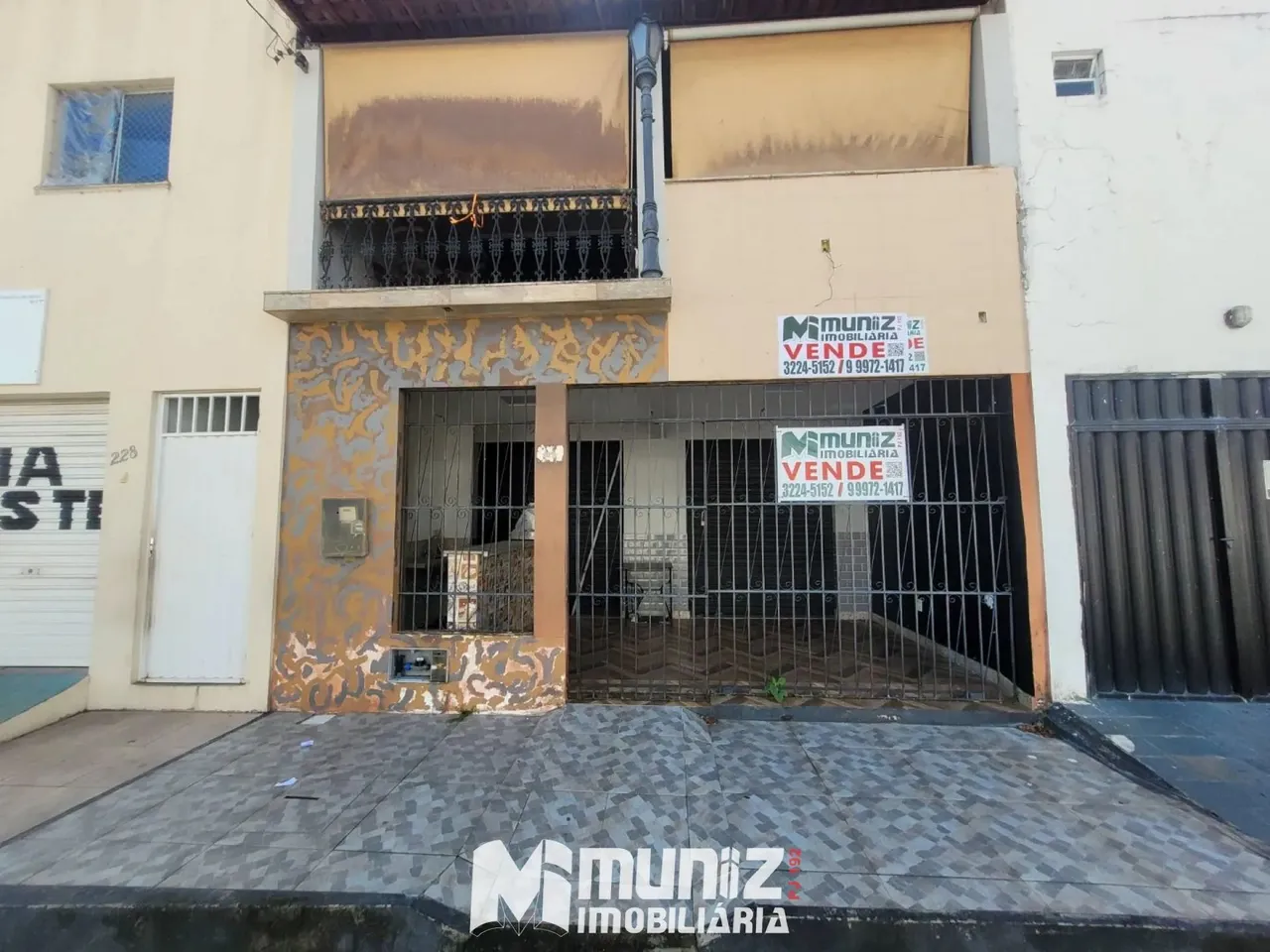 VENDE-SE CASA ONDE FUNCIONAVA UM RESTAURANTE