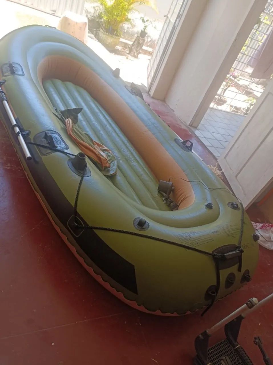 Bote Inflável com Motor