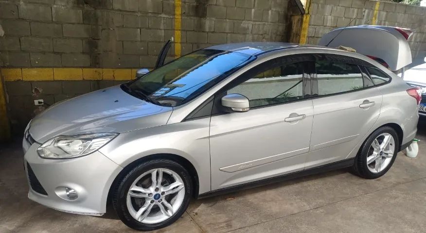 Ford Focus Focus Sedan 2.0 16V/2.0 16V Flex 4p Aut. 2014