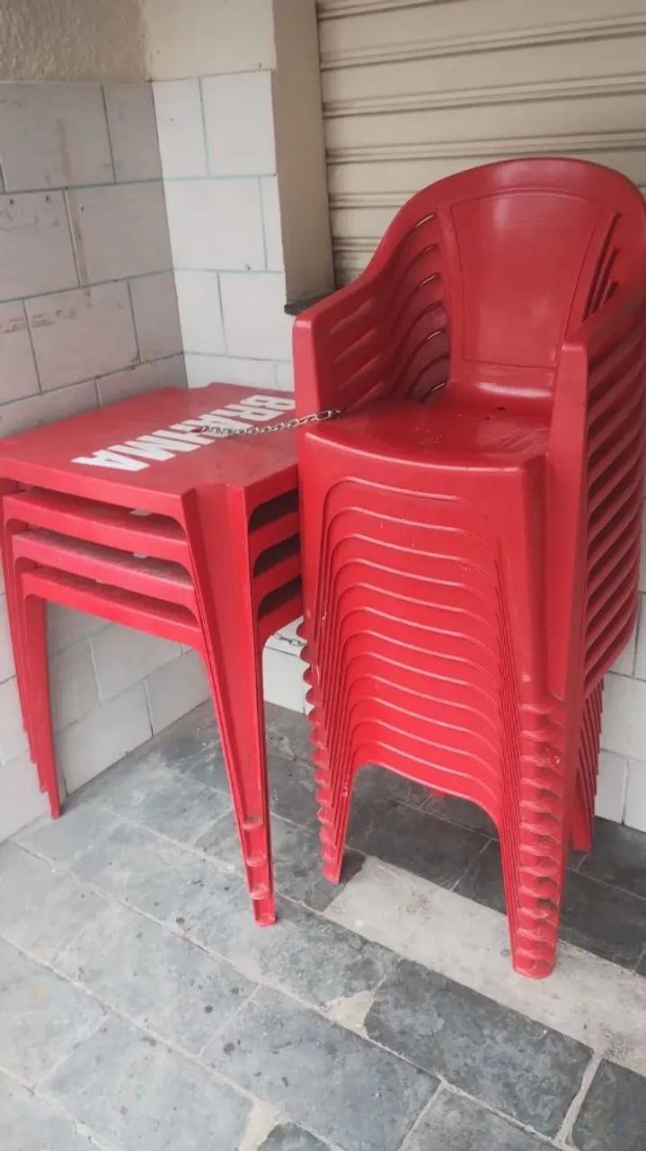 Mesa com cadeira