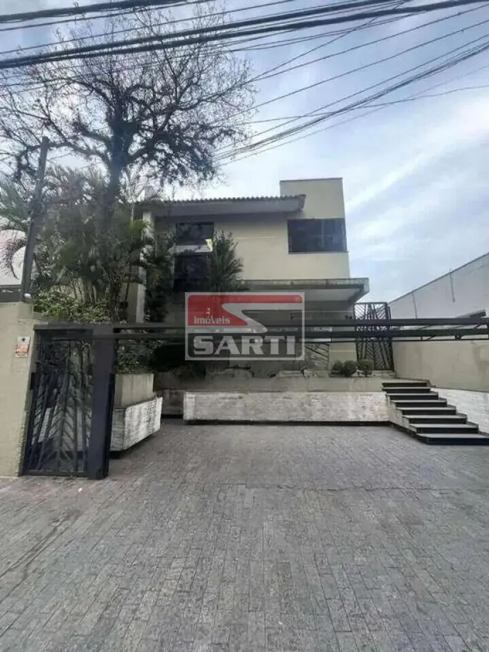 EXCELENTE IMÓVEL COMERCIAL BEM AMPLO PRÓXIMO Á ESTAÇÃO DO METRÔ