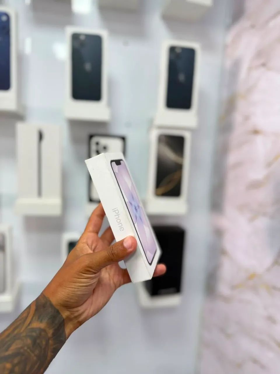 IPHONE 17e 512GB<br>R$ 4.799 - Foto 2