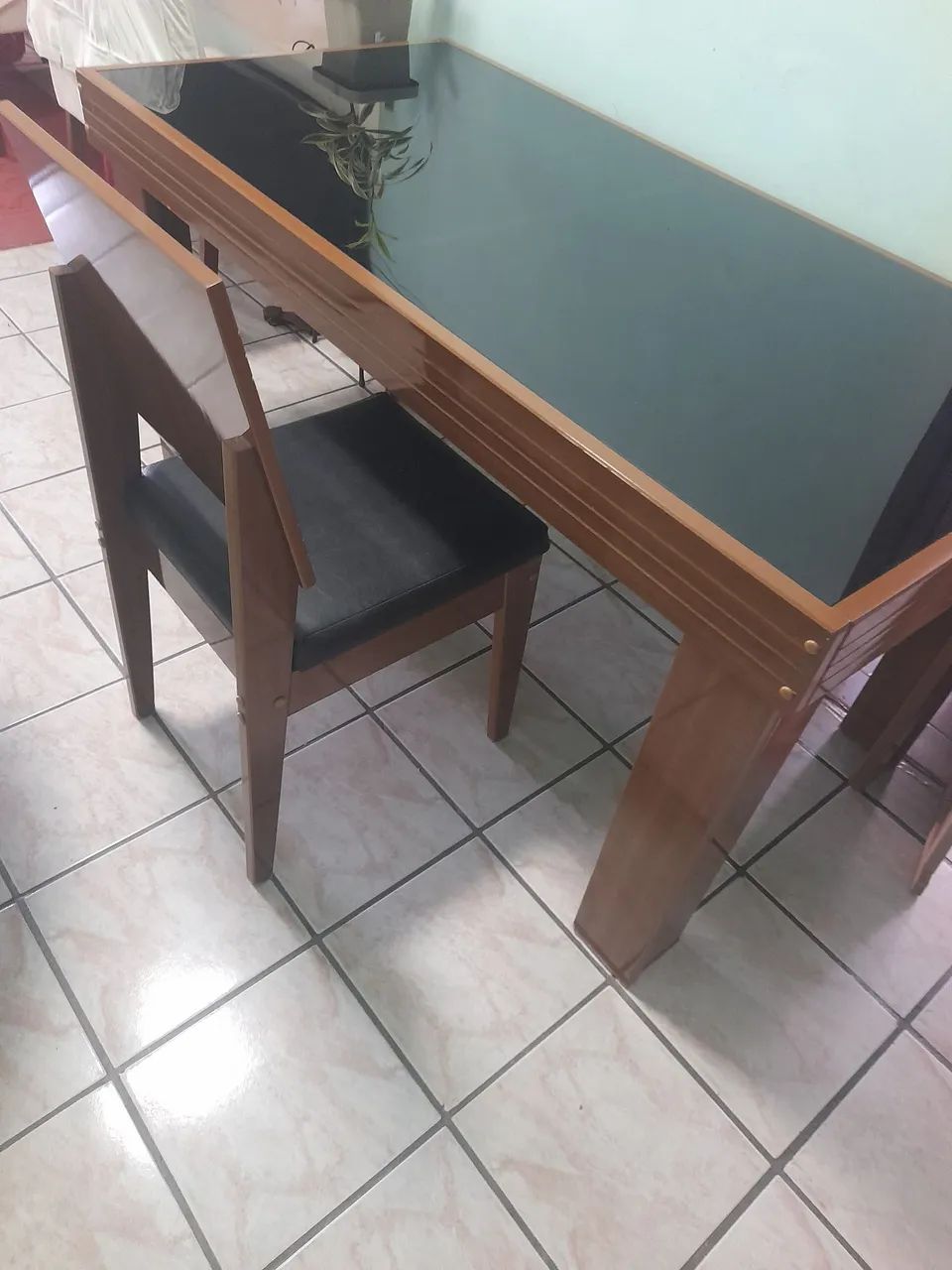 Mesa com 6 cadeiras