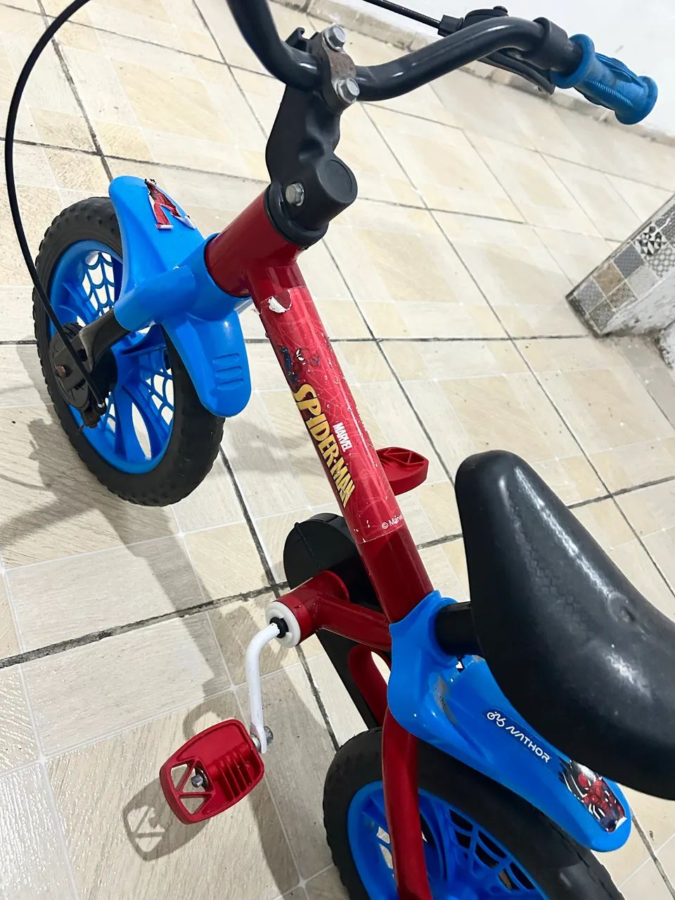 Bicicleta infantil do homem aranha  - Foto 3