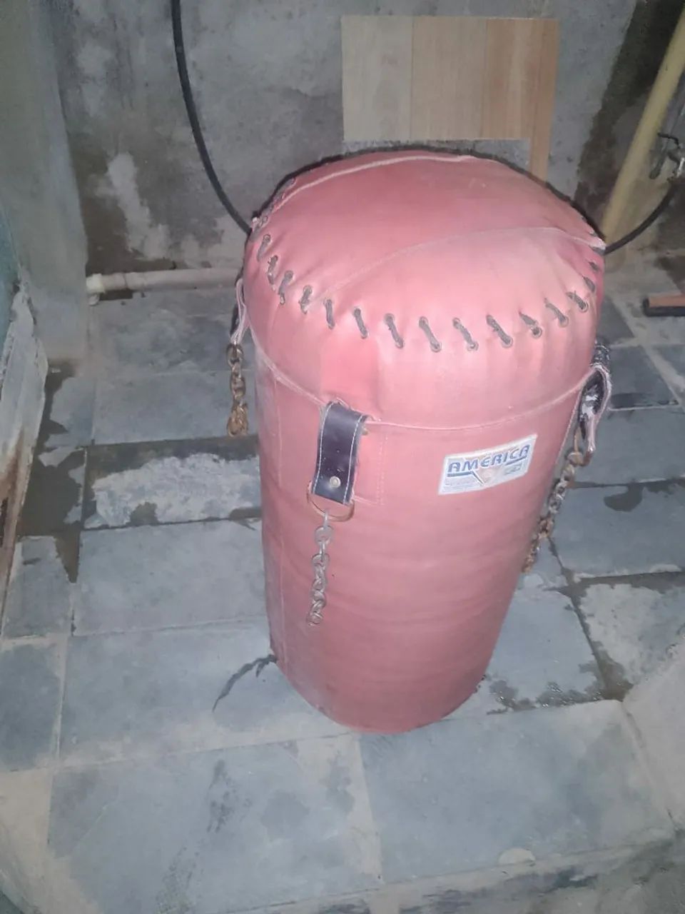Vendo saco de pancadas profissional  - Foto 2