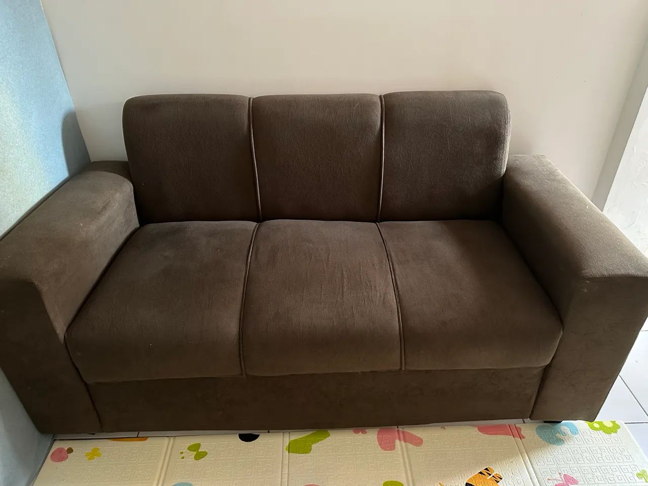 Sofá 3 lugares em suede - Foto 3