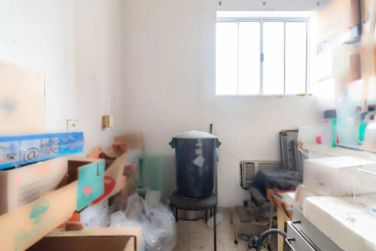 Casa comercial na Rua Tutóia, 272 - sala 4  15 m²