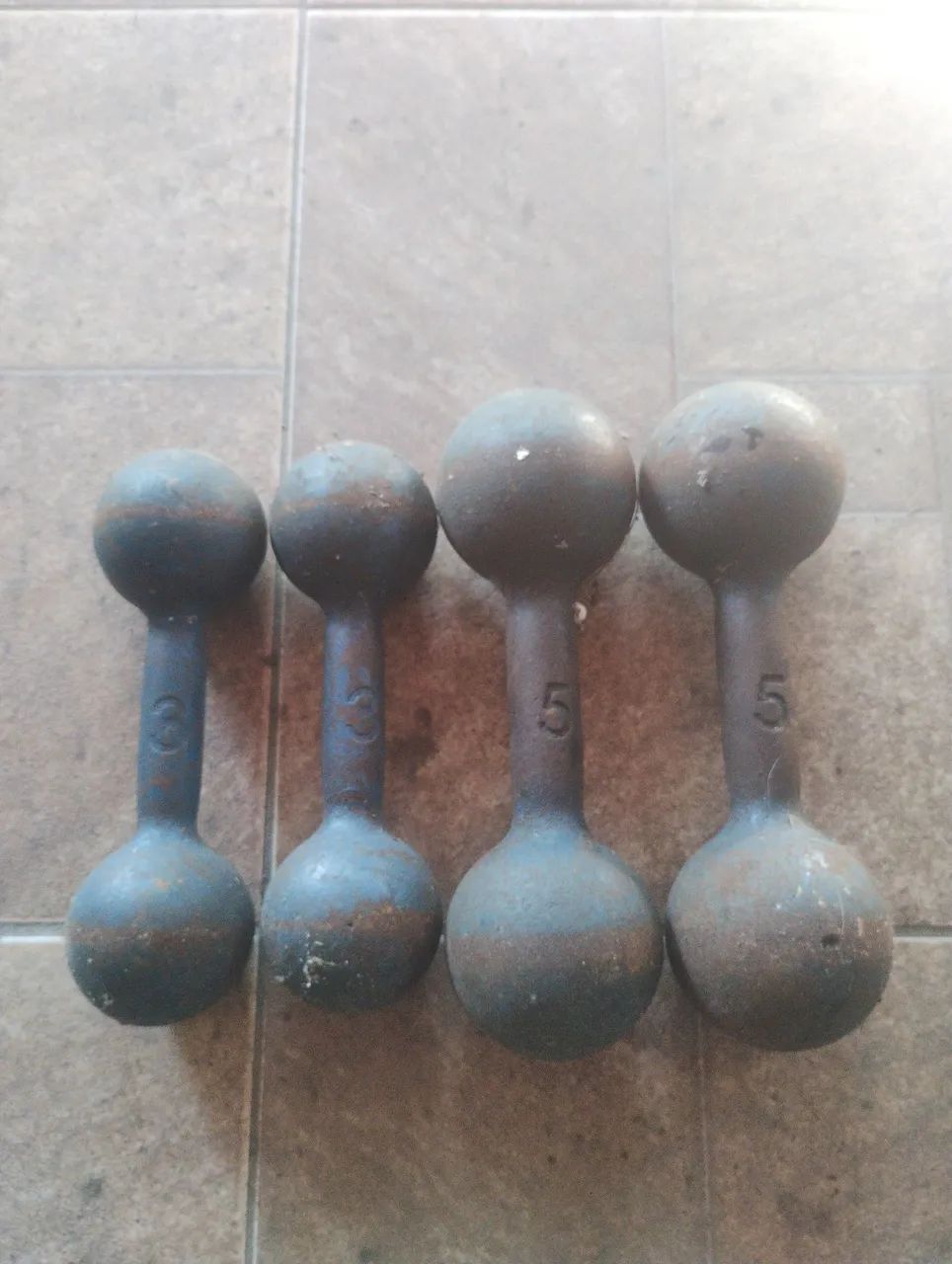 Halteres de exercício. 