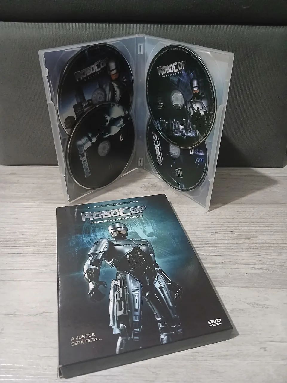 DVD - Robocop Primeiras Diretrizes - Série Completa 4 DVD Original  - Foto 2
