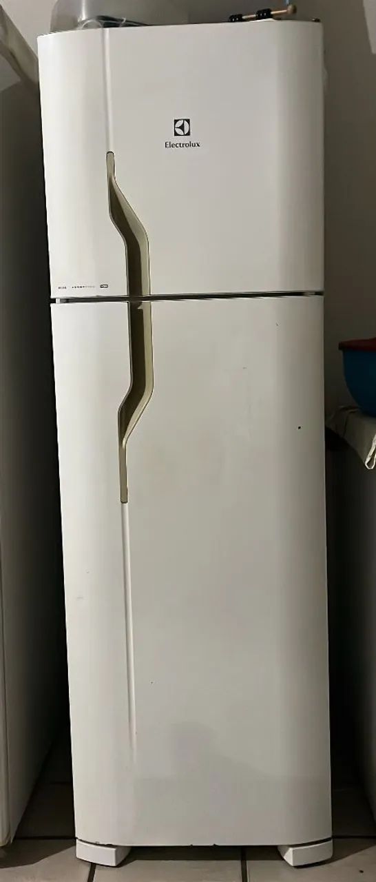 Geladeira Eletrolux 261Lts