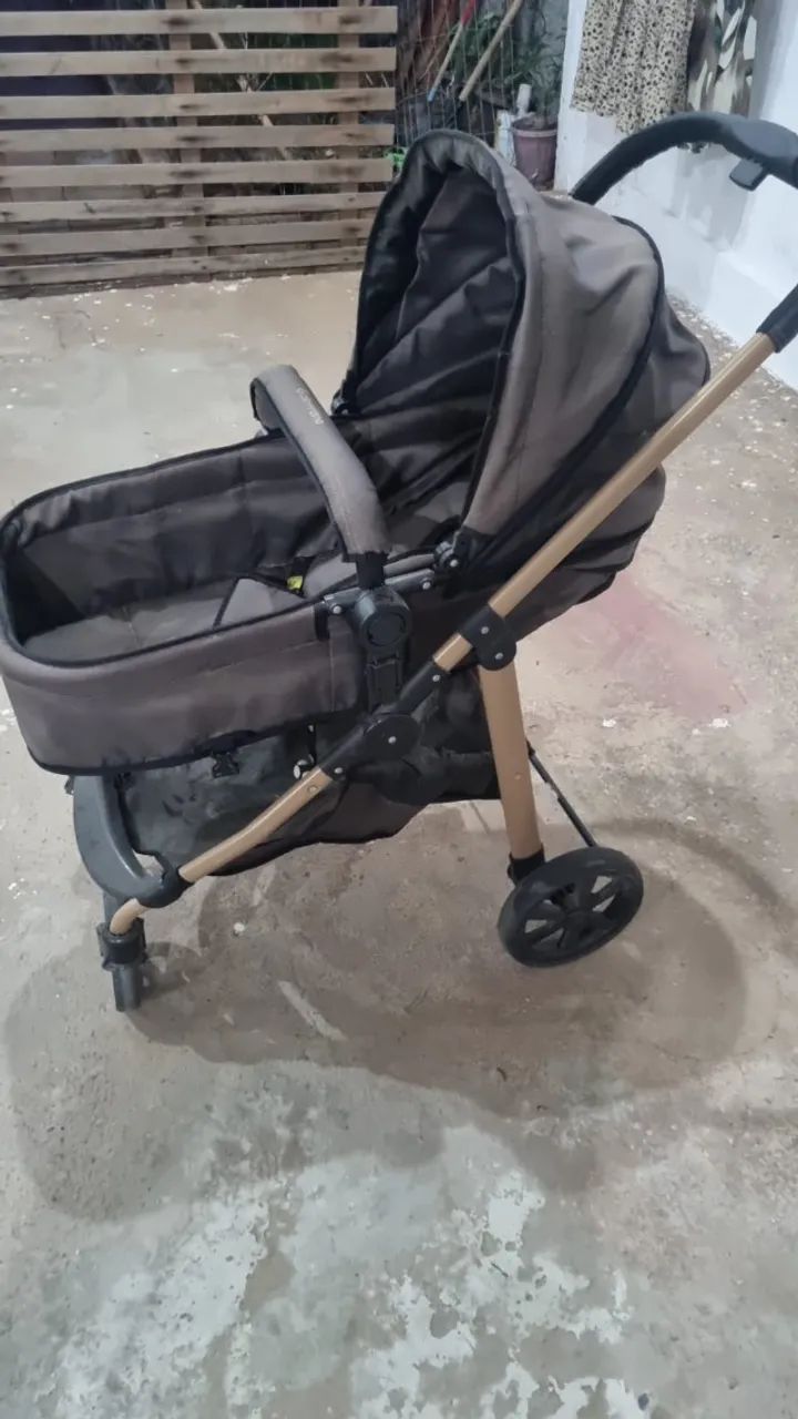 Carrinho de bebê tipo Moisés