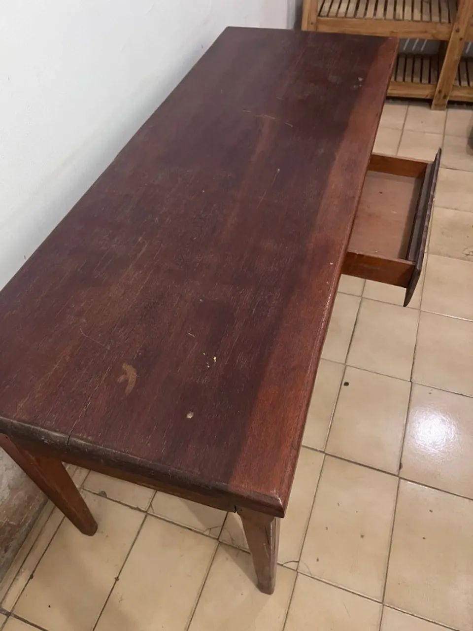 Mesa / Escrivaninha de Madeira Maciça - 1,50 m - Ótimo Estado - Foto 2