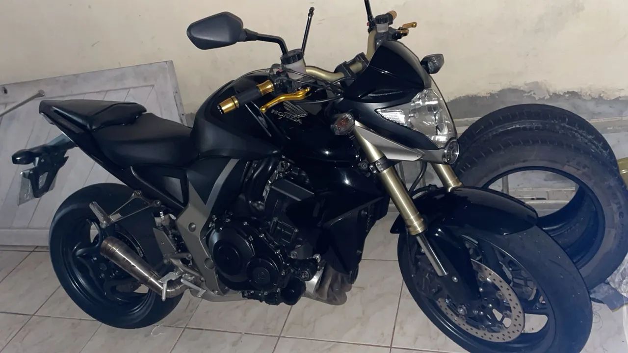 HONDA CB 1000R 18 MIL KM IPVA PAGO AC TROCA  - Foto 6