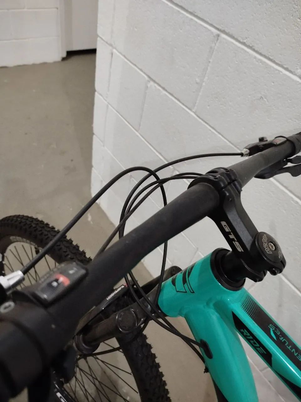 Bicicleta aro 29 quadro em alumínio  - Foto 4