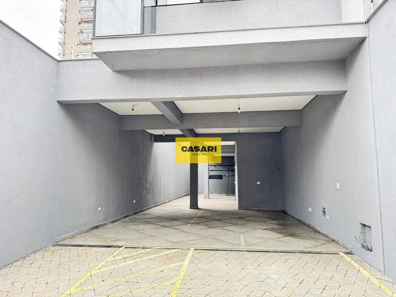 Prédio Comercial com Elevador, 6 Salas e Fachada em Vidro  Próximo ao Golden Square | São  - Foto 4