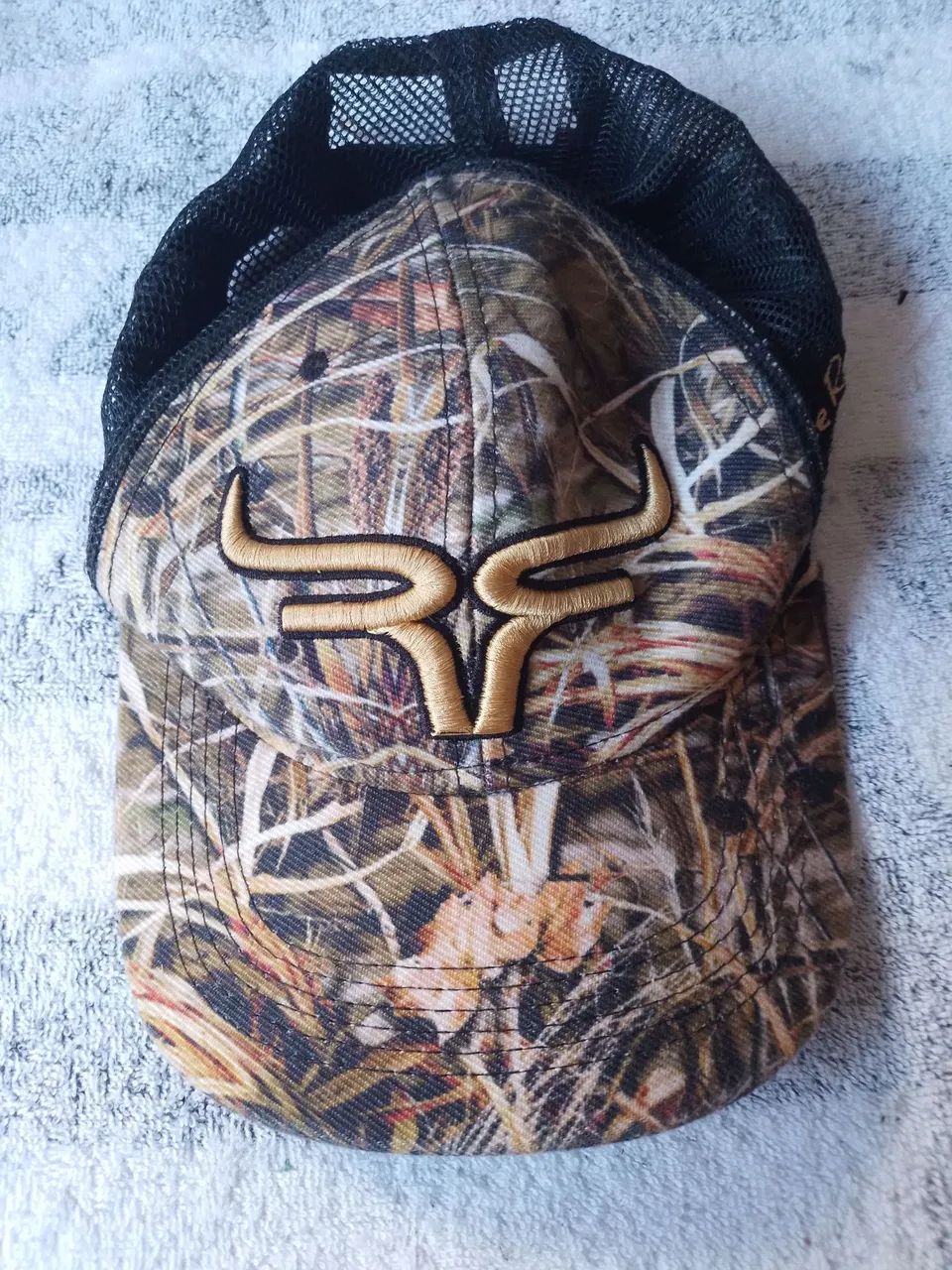 Boné Radade masculino semi-novo 