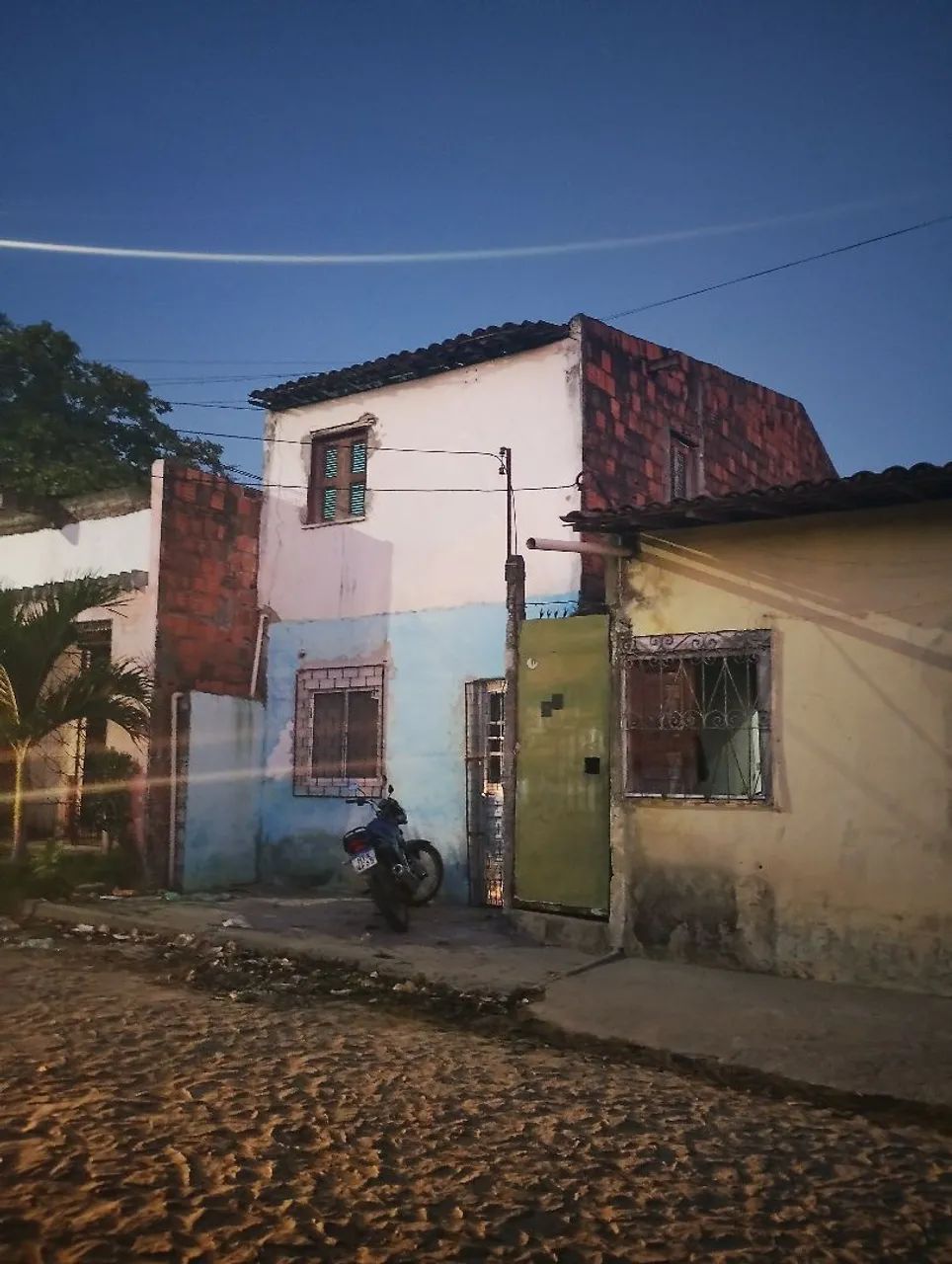 Vendo três casa a terceira casa é só a de cima 