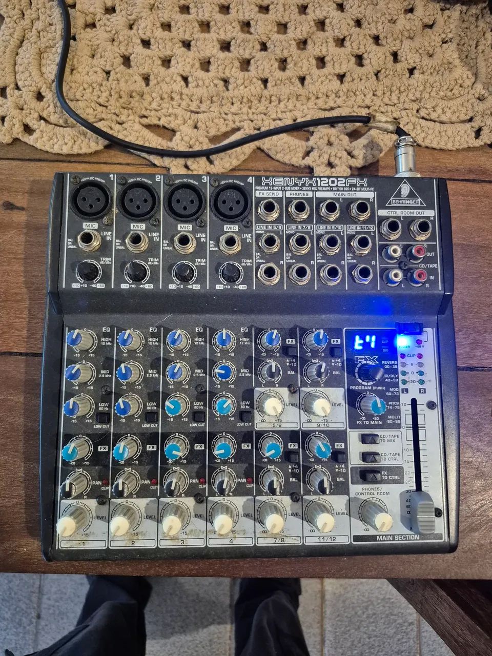 Mesa de som Xenyx 1202 fx