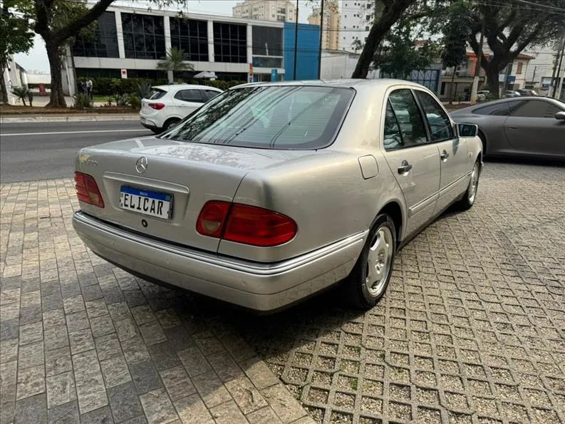 Mercedes-Benz E-320 3.2 Elegance 1999 - Foto 4