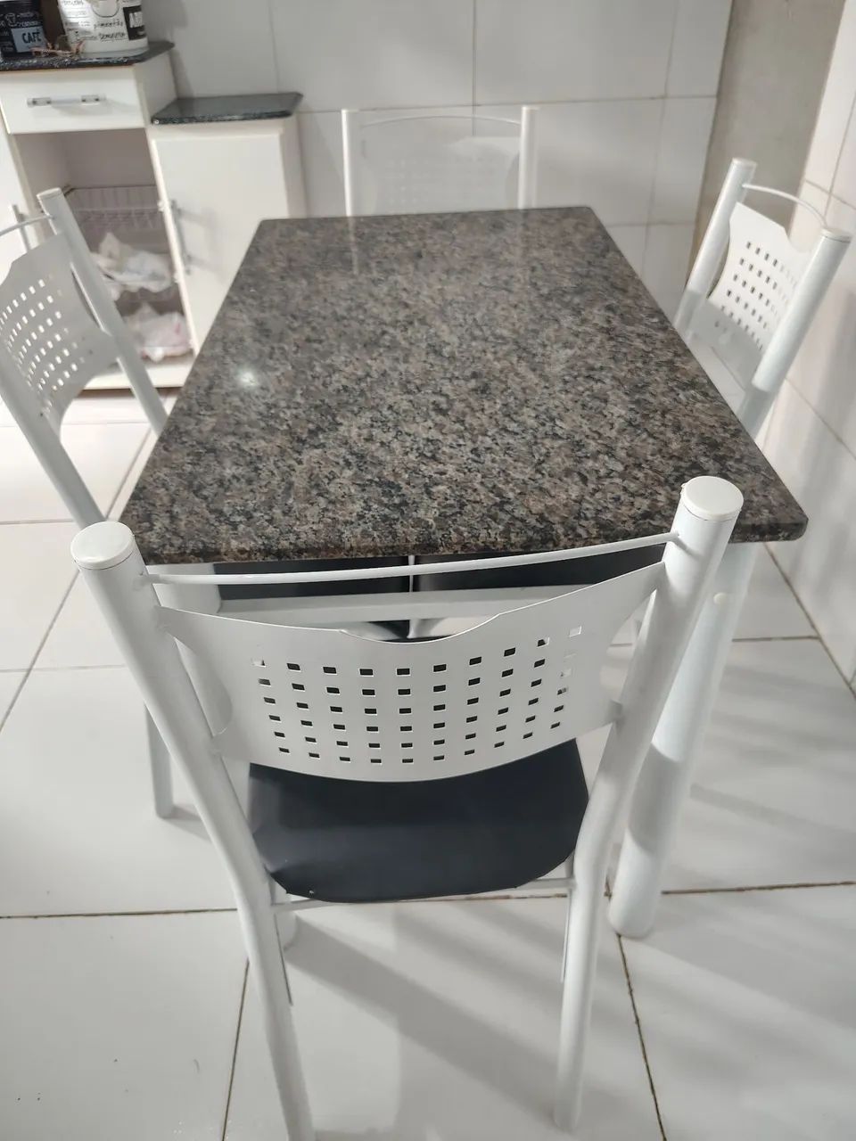 Mesa de Jantar 4 Cadeiras Retangular Aço Tampo Granito Poeme Ciplafe - Foto 4