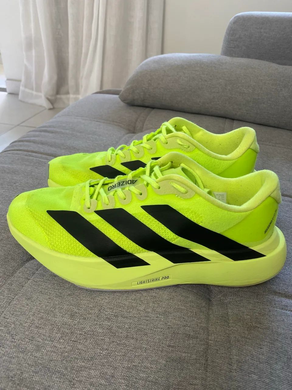 Adidas Evo Sl vendo ou troco por tamanho 44, aceito driver RC - Foto 2