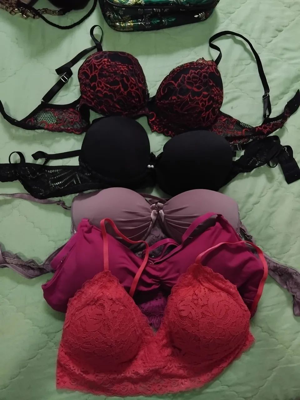 Lotinho de sutiãs (M)
