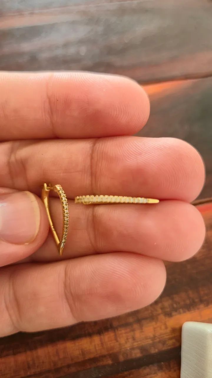 Argola ouro 18k cravejada