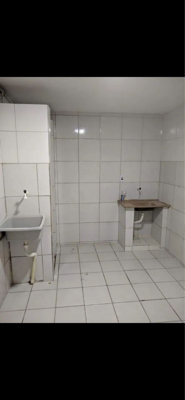 Aluga- se quarto individual em piedade 